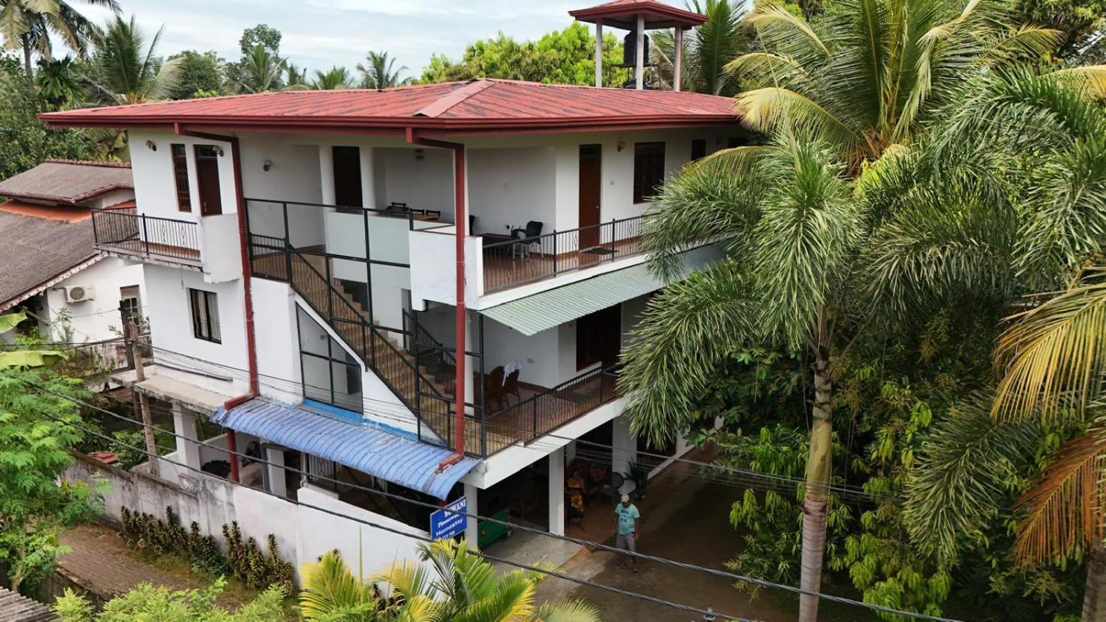 Suwani Pinnawala Homestay Εξωτερικό φωτογραφία