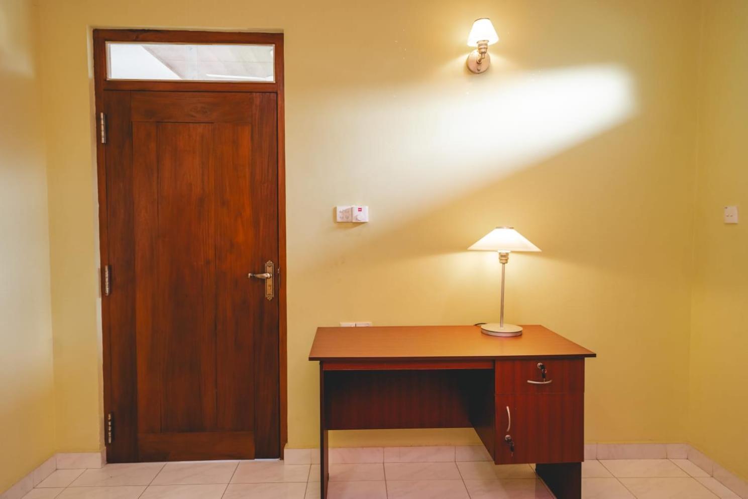 Suwani Pinnawala Homestay Εξωτερικό φωτογραφία