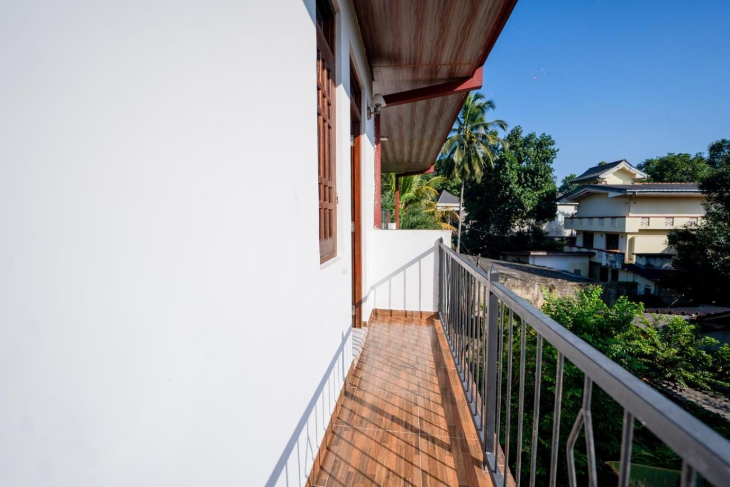 Suwani Pinnawala Homestay Εξωτερικό φωτογραφία