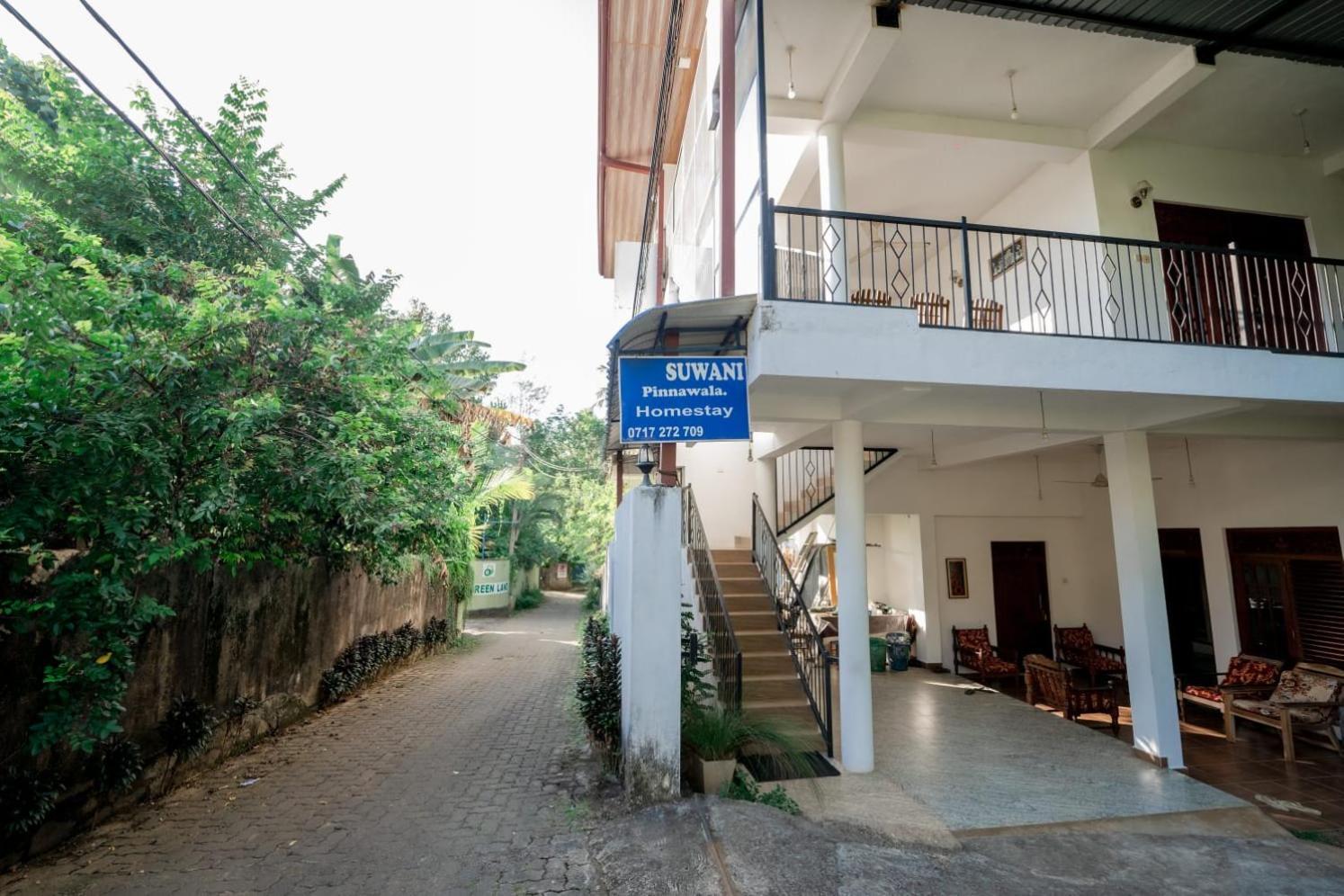 Suwani Pinnawala Homestay Εξωτερικό φωτογραφία