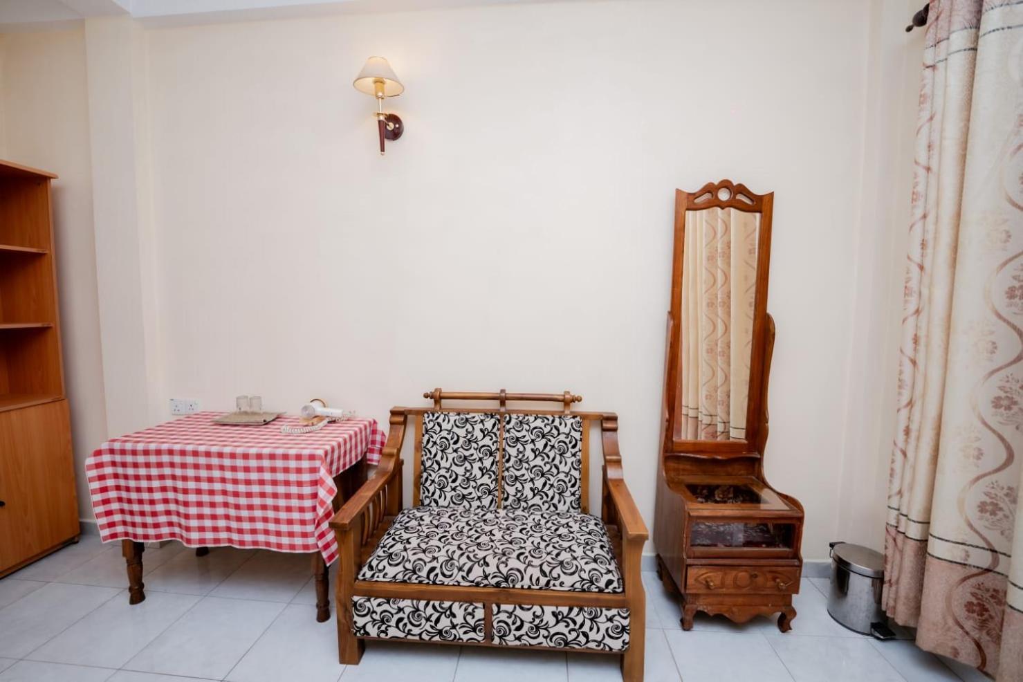 Suwani Pinnawala Homestay Εξωτερικό φωτογραφία