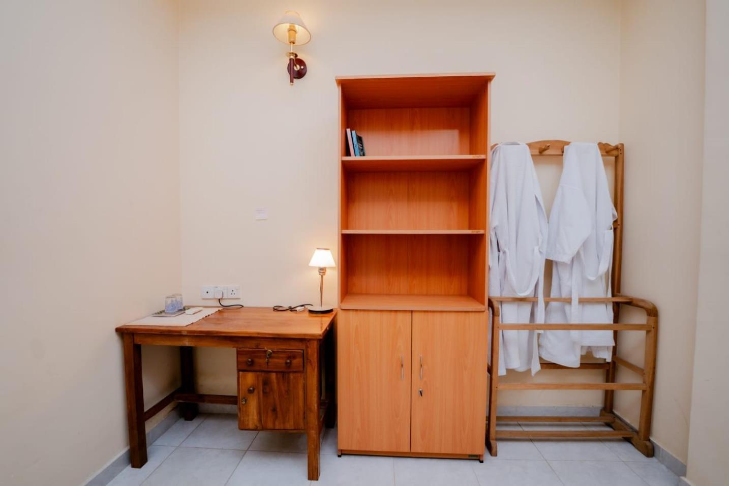 Suwani Pinnawala Homestay Εξωτερικό φωτογραφία