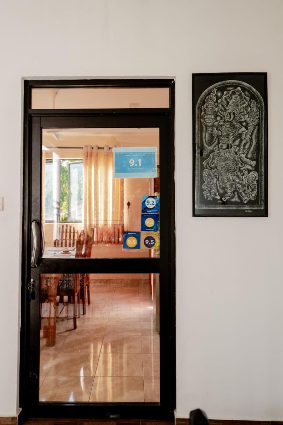 Suwani Pinnawala Homestay Εξωτερικό φωτογραφία