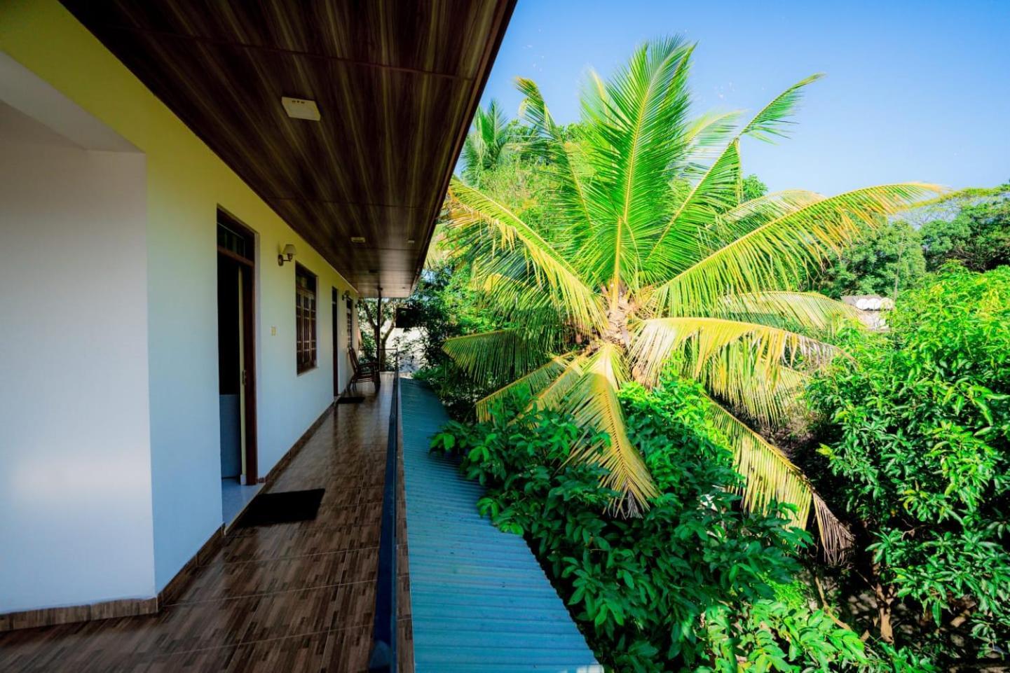 Suwani Pinnawala Homestay Εξωτερικό φωτογραφία