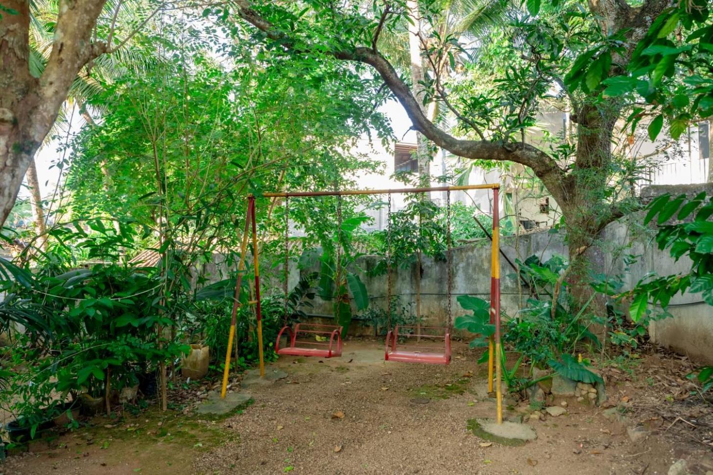 Suwani Pinnawala Homestay Εξωτερικό φωτογραφία