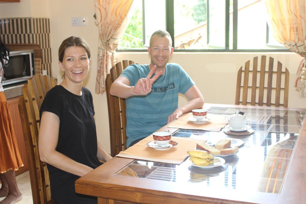 Suwani Pinnawala Homestay Εξωτερικό φωτογραφία