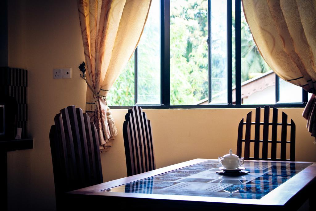 Suwani Pinnawala Homestay Εξωτερικό φωτογραφία