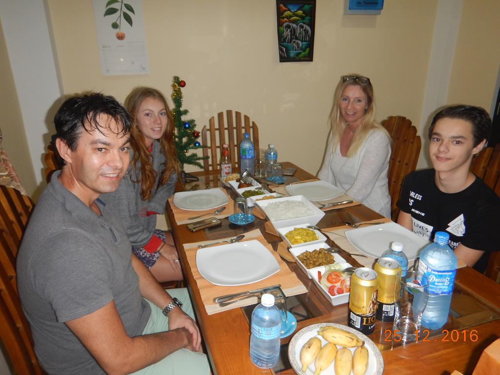 Suwani Pinnawala Homestay Εξωτερικό φωτογραφία
