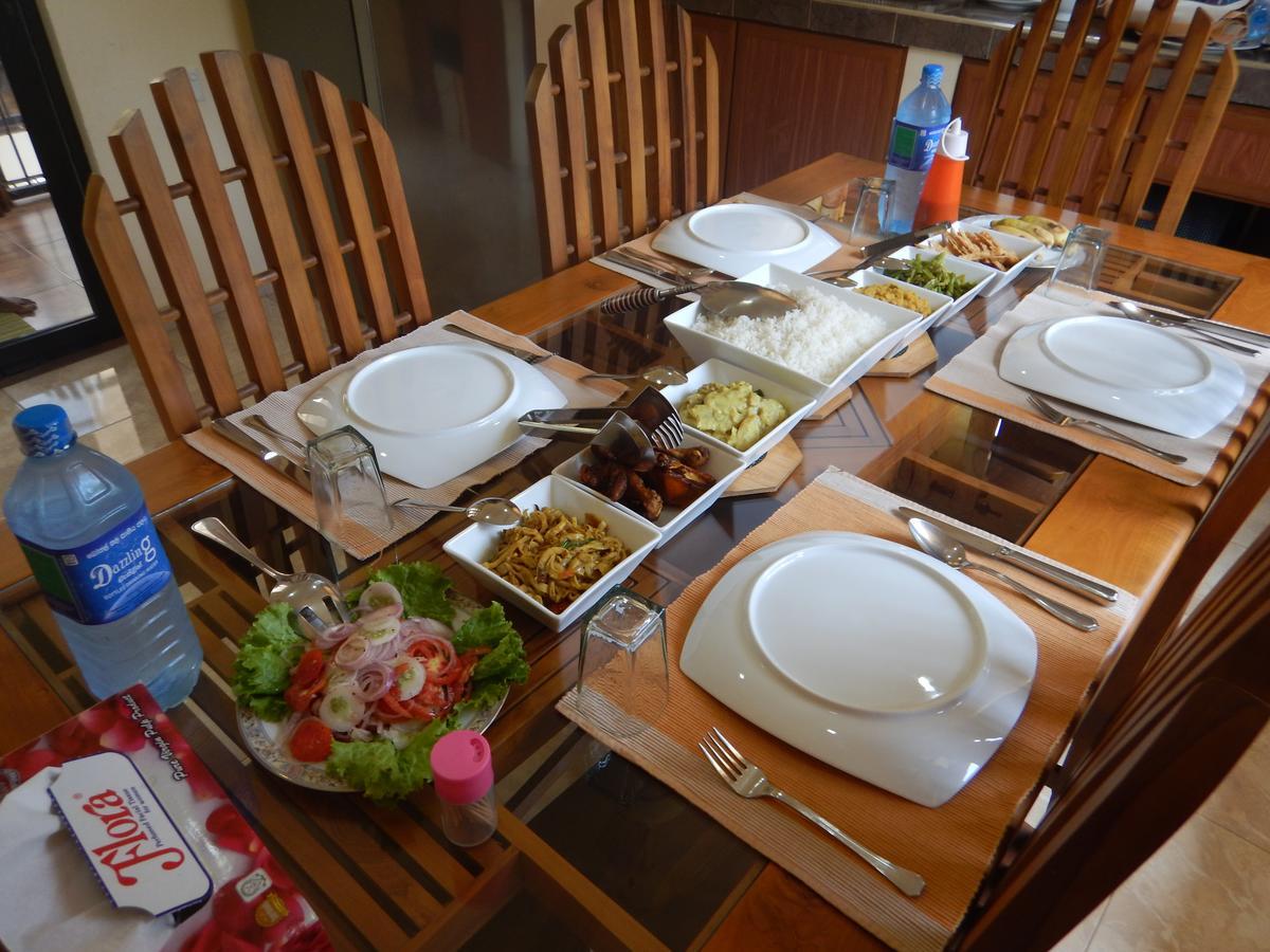Suwani Pinnawala Homestay Εξωτερικό φωτογραφία